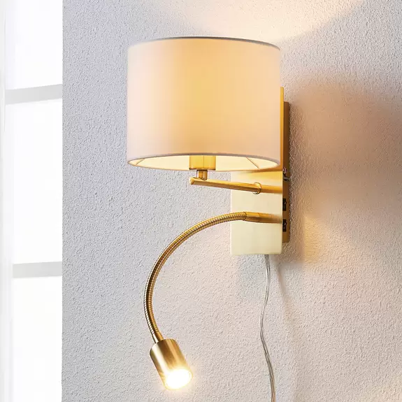 Lampenwelt Lindby Wandlampe Florens, messing, LED-Leselampe, 23,5 cm Sonderangebot