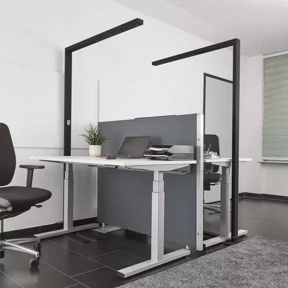 Lampenwelt LED-Büro-Stehlampe Jolinda Sensor, Dimmer, schwarz Fabrikpreis