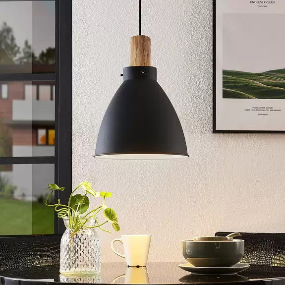 Lampenwelt Lindby Hängeleuchte Trebale, 1-flammig, E27, Eisen, Holz Preisnachlass