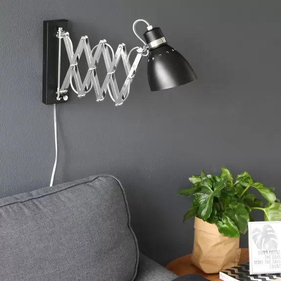 Lampenwelt Scherenlampe Spring, schwarz/chrom Letzter Tag