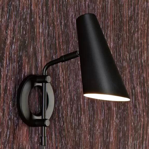 Lampenwelt Wandleuchte Cal mit Schalter und Stecker Outlet