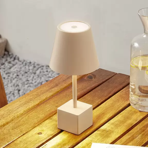 Lampenwelt Lindby LED-Akkutischleuchte Janea CUBE, beige, Metall Kostenloser Versand international
