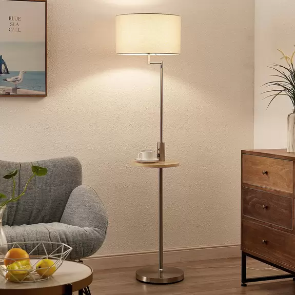 Lampenwelt Lindby Stehlampe Zinia, nickelfarben, Ablage, USB-Anschluss Begrenzt auf 3 Tage