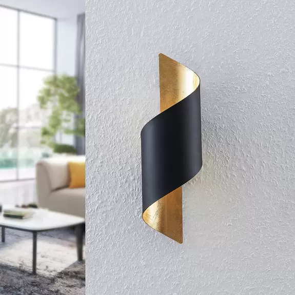 Lampenwelt Lindby Chenotara Wandlampe in Schwarz und Gold Bis zu 50% Rabatt
