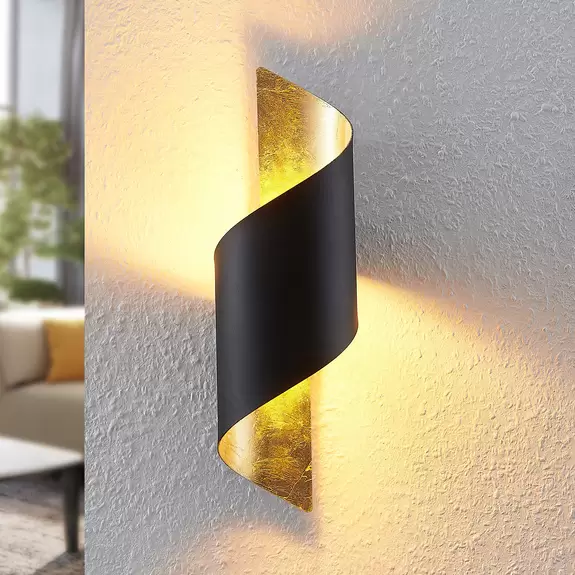 Lampenwelt Lindby Chenotara Wandlampe in Schwarz und Gold Bis zu 50% Rabatt