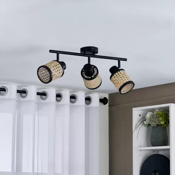 Lampenwelt Lindby Spot Yaelle, 52 cm, 3-flg., Rattan, schwarz, E27 Fabrikladen