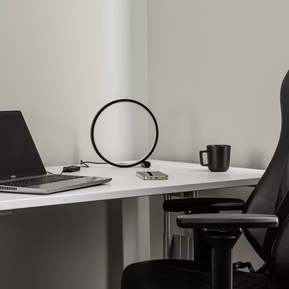 Lampenwelt Lindby Smart LED-Tischleuchte Erlina, Tuya USB RGBW CCT Riesige Ersparnisse