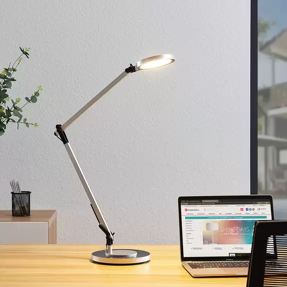 Lampenwelt Lindby Rilana LED-Schreibtischlampe mit Dimmer Letzte 3 Tage