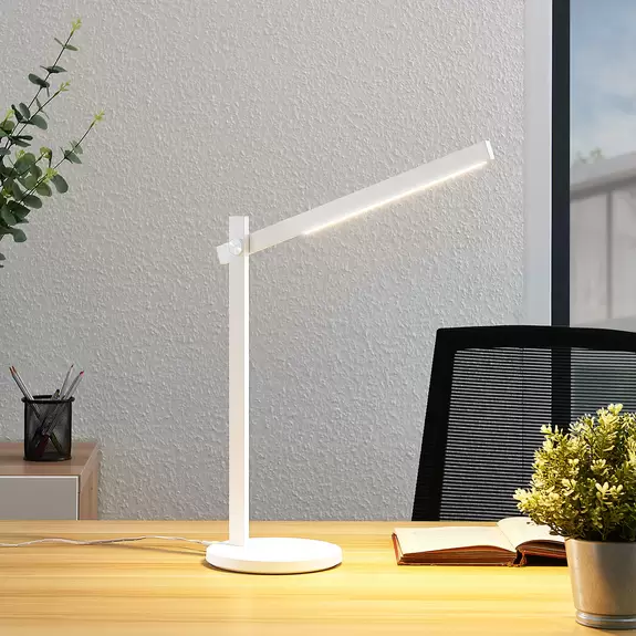 Lampenwelt Lindby Loretta LED-Schreibtischlampe, CCT, weiß Bis zu 65% Rabatt