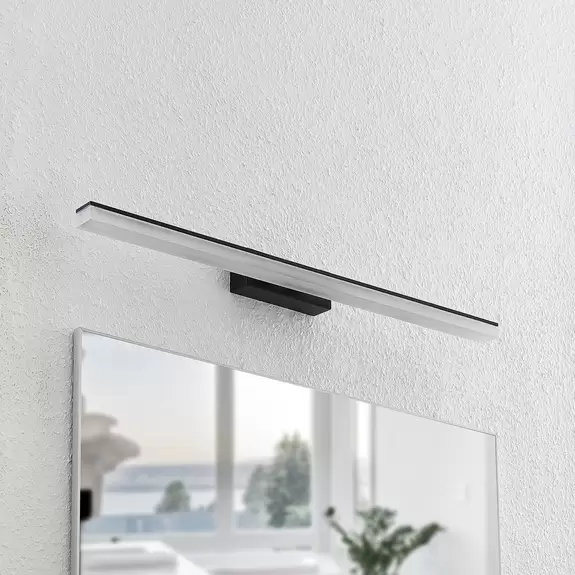 Lampenwelt Lucande Lisana LED-Wandleuchte, IP44, 75 cm Sonderangebot