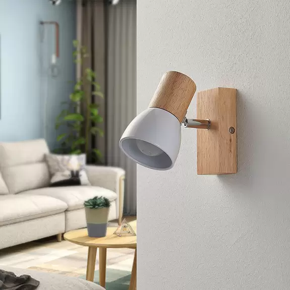 Lampenwelt Holzspot Thorin mit weißem Metallschirm Fabrikpreis