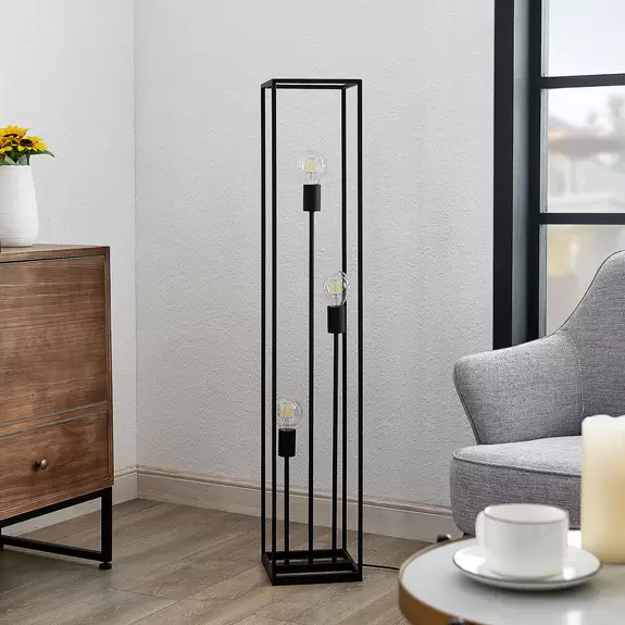 Lampenwelt Lindby Krisha Stehlampe aus schwarzem Stahl, 3-fl Im Verkauf