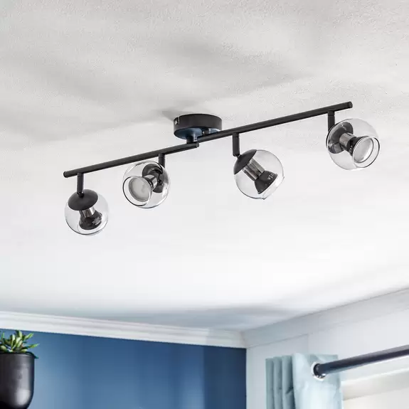 Lampenwelt Lindby Strahler Samika, 4-flammig, 70,5 cm, Glas Sonderangebot