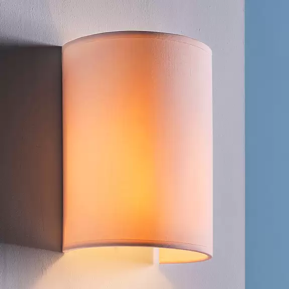 Lampenwelt Halbrunde Textilwandleuchte Annalisa in Weiß Flash Sale