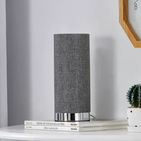 Lampenwelt Graue Tischlampe Ronja mit Chromfuß Online Outlet