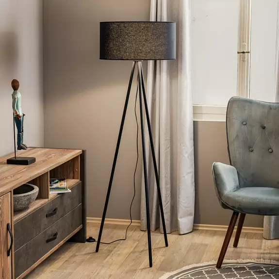 Lampenwelt Stehlampe Corralee Dreibein, Stoffschirm schwarz Bis zu 65% Rabatt