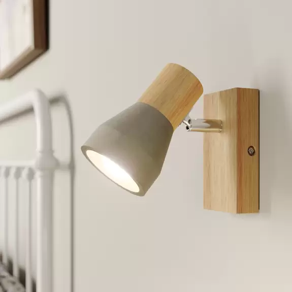 Lampenwelt Lindby Strahler Filiz, 1-flammig, 12 cm hoch, Holz, Beton Rabatt