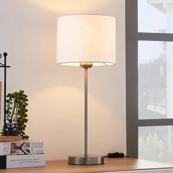 Lampenwelt Weiße Tischlampe Annatina mit Stoffschirm Versandkostenfrei